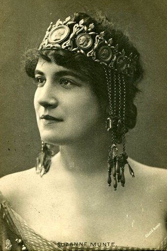 Portrait of Suzanne Munte
