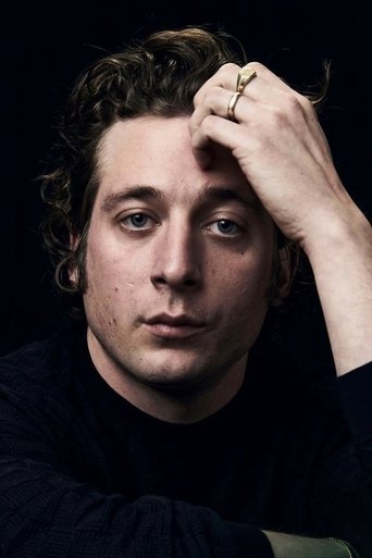 Portrait of Jeremy Allen White