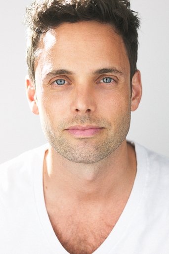 Portrait of Justin Mortelliti