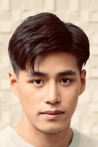 Portrait of Chatpong Harnharuiharn