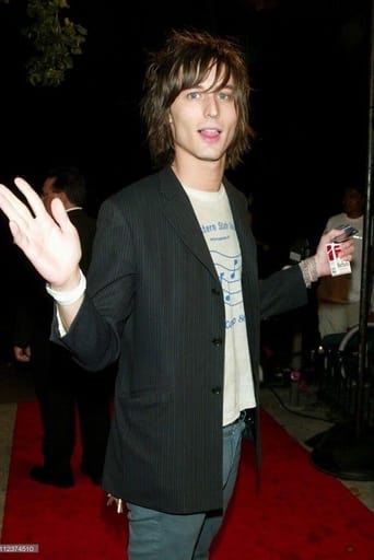 Portrait of Nick Valensi