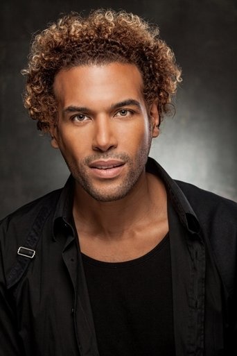 Portrait of Ilan Evans