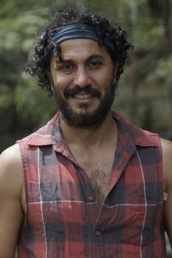 Portrait of Ara Raad