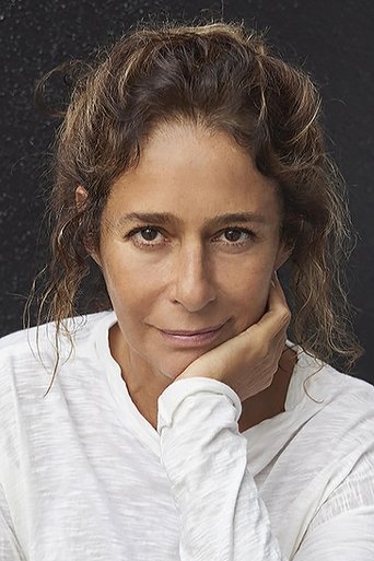 Portrait of Andréa Beltrão