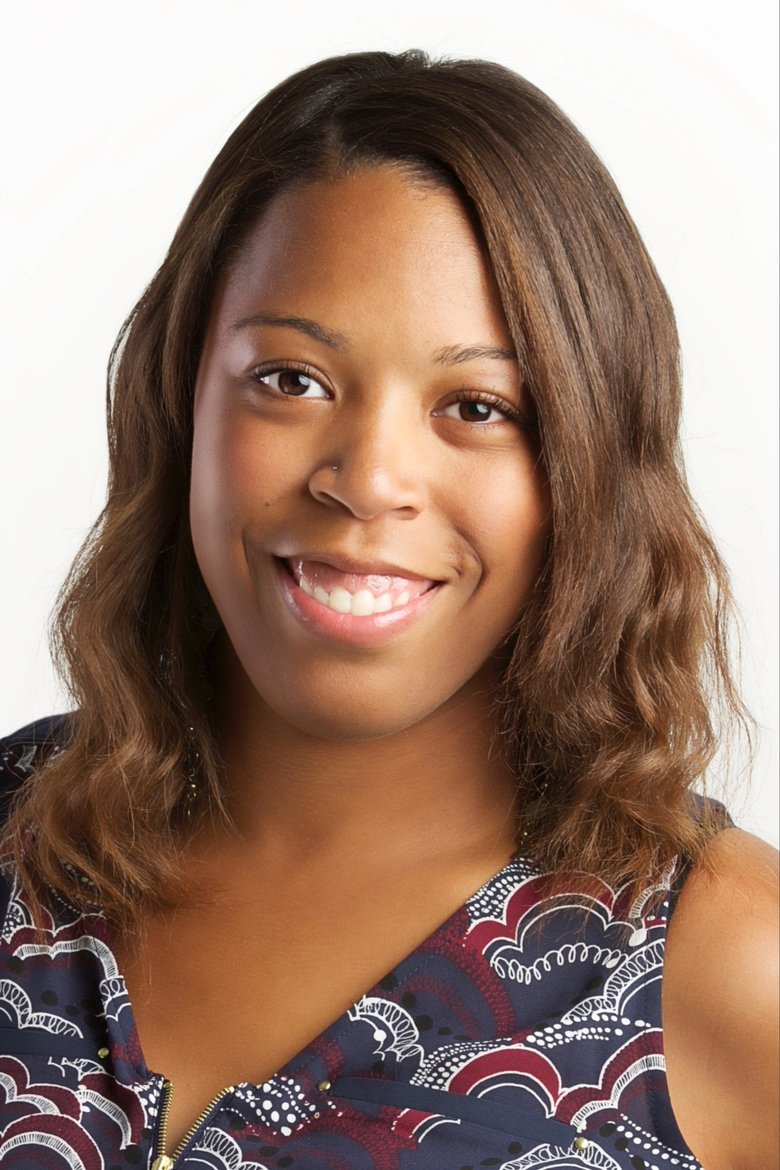 Portrait of Dara Taylor