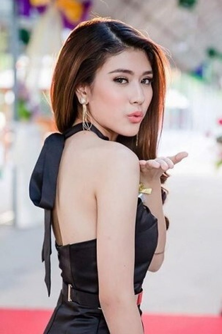 Portrait of Parisaya Jaronetisat