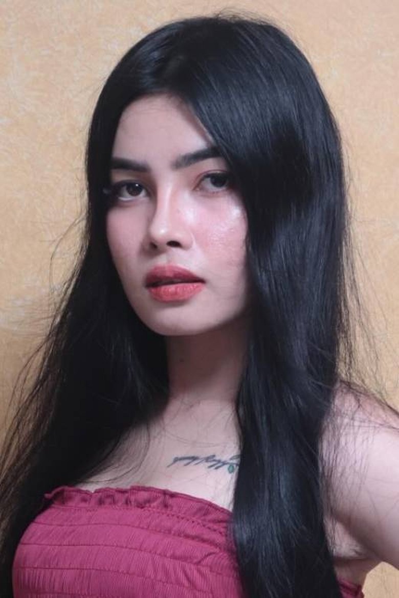 Portrait of Roxy Dejano