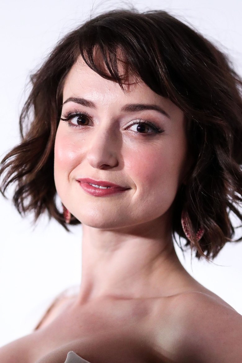 Portrait of Milana Vayntrub
