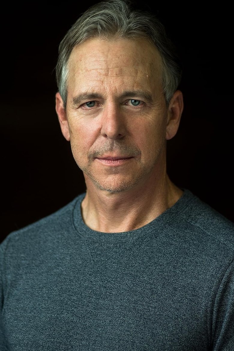 Portrait of Robert Traveiler