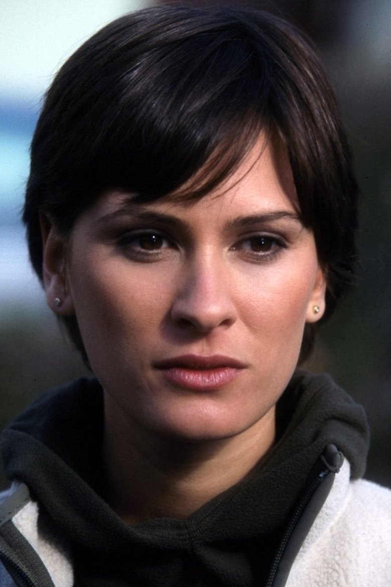 Portrait of Heidi Lenhart