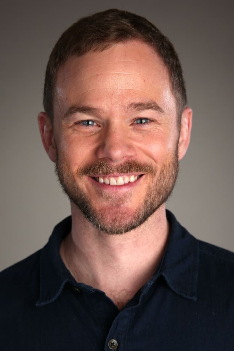 Portrait of Aaron Ashmore