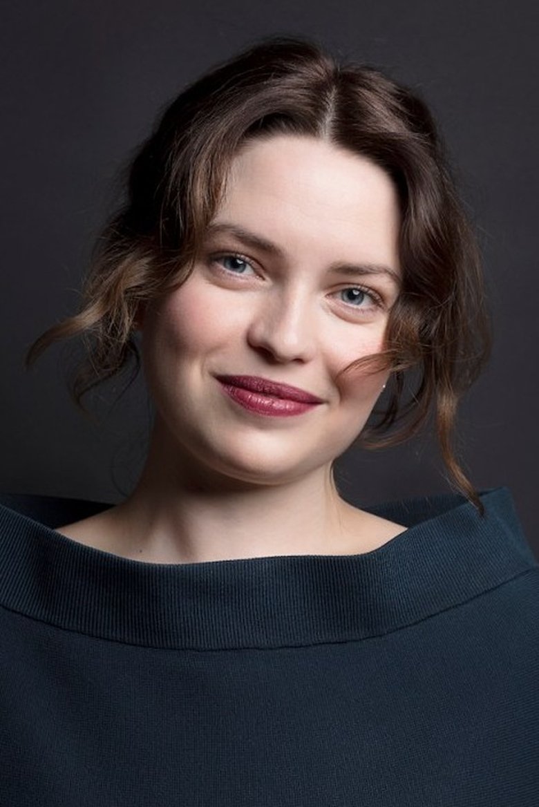 Portrait of Ester Kuntu