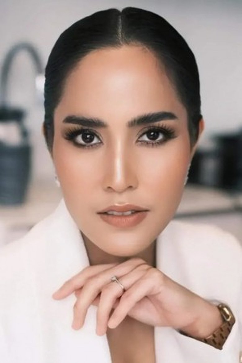 Portrait of Savika Kanjanamas
