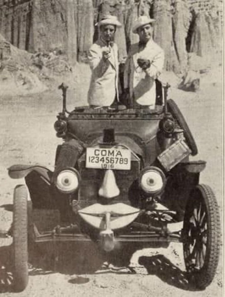 Poster of Under the Cock-eyed Moon