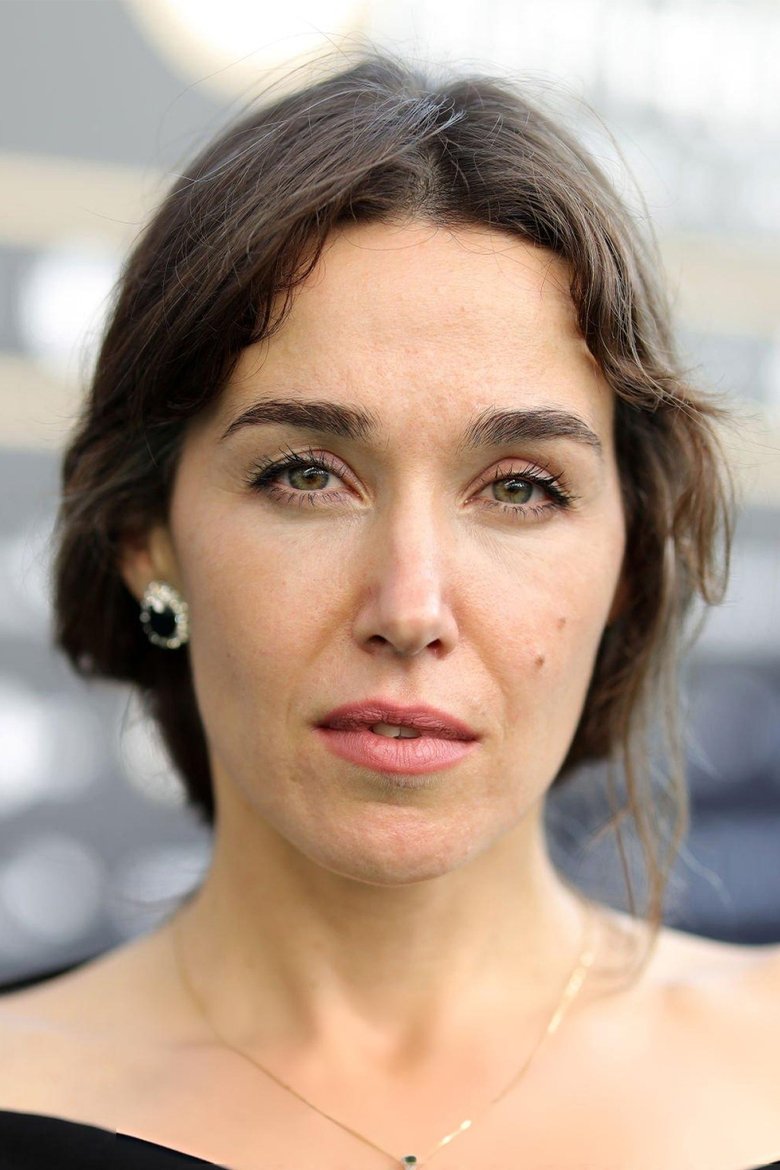 Portrait of Arta Dobroshi
