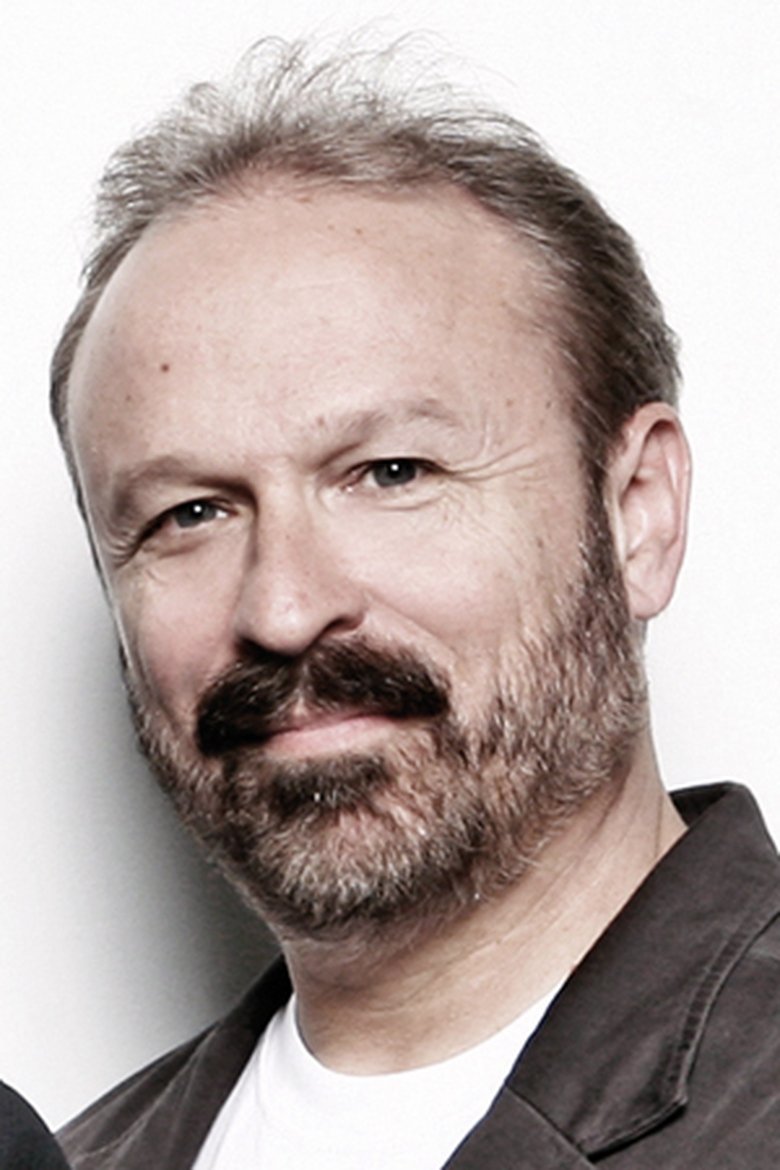 Portrait of Daryl Stuermer