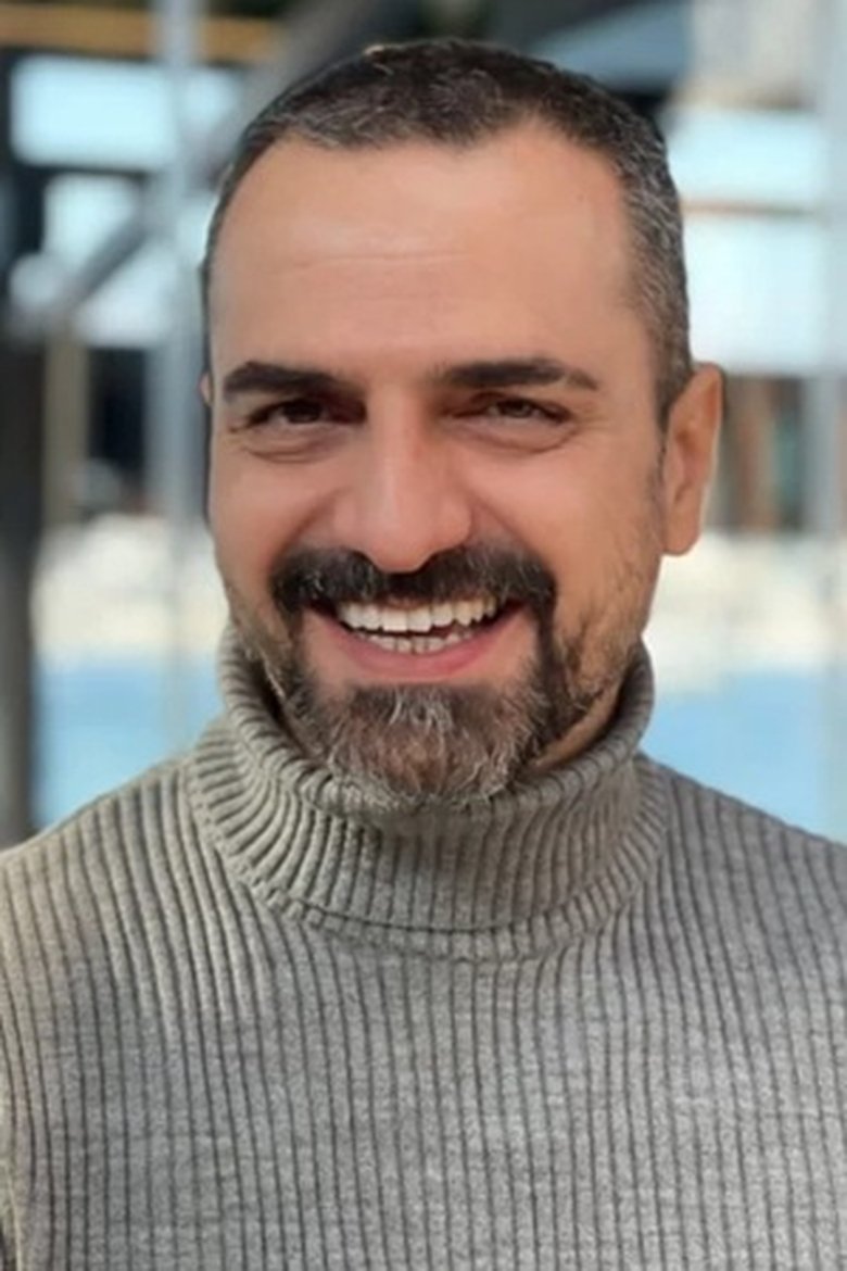 Portrait of Alireza Ara