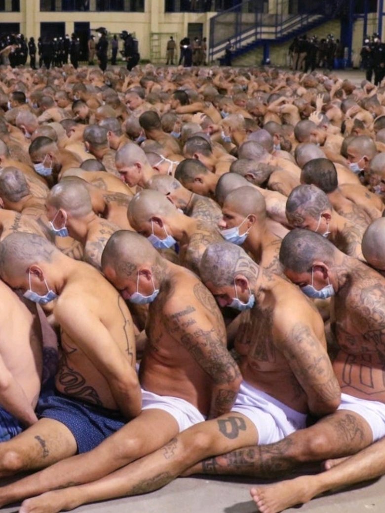 Poster of El Salvador: Mega Prisons, Maras & the Coolest Dictator