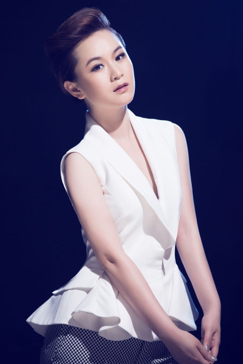 Portrait of 洛薇