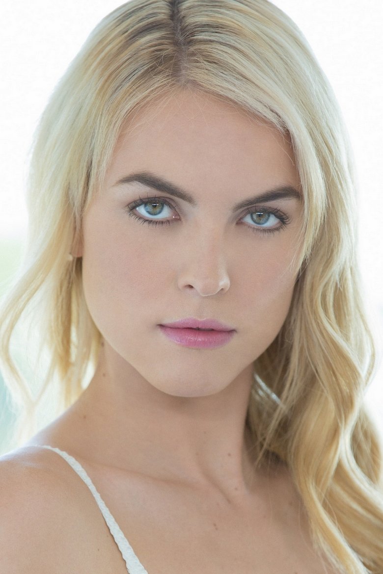 Portrait of Keira Nicole