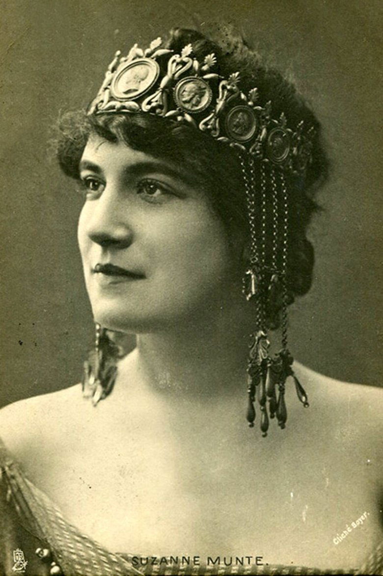 Portrait of Suzanne Munte
