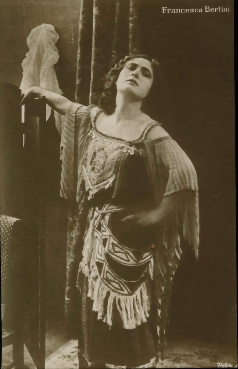 Poster of Ivonne, la bella danzatrice