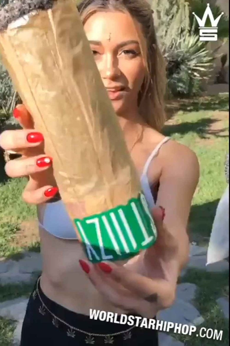 Poster of Wait For It: Chick Hits A Huge Blunt & Takes An L!