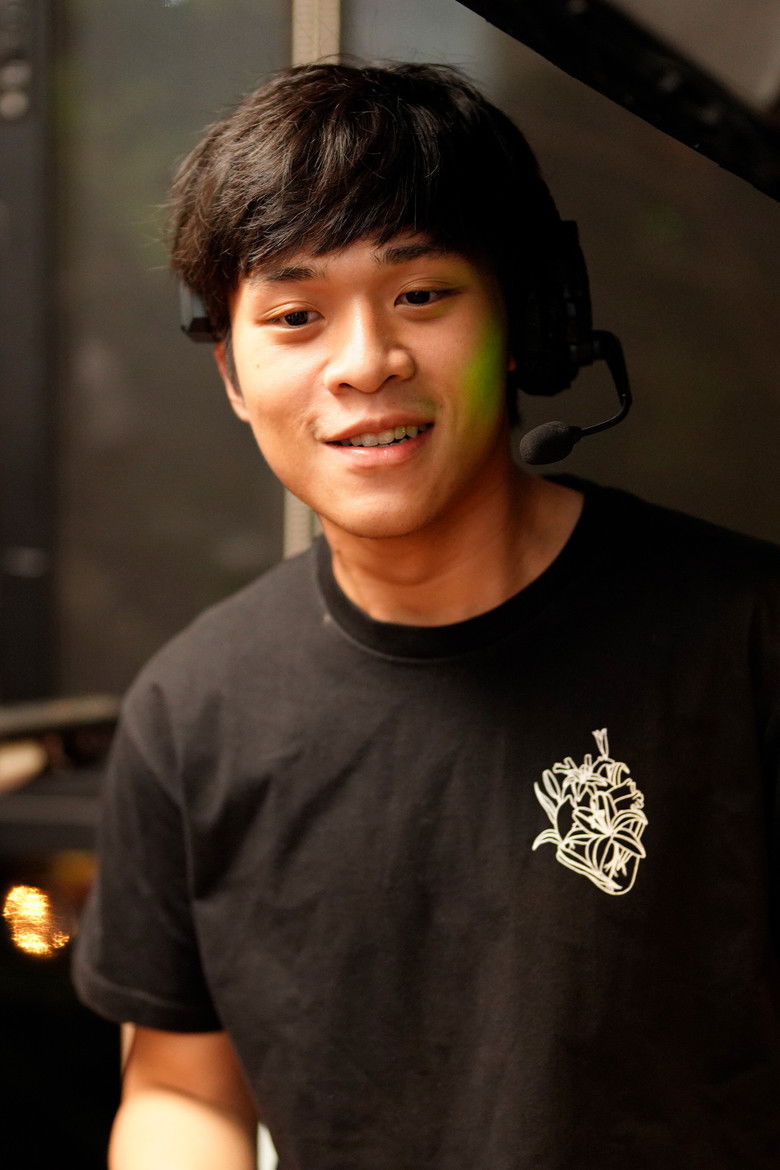 Portrait of Sirapat Aroon