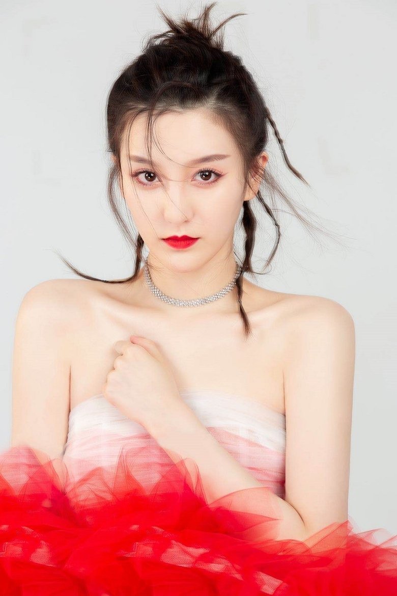 Portrait of Yomi Jin